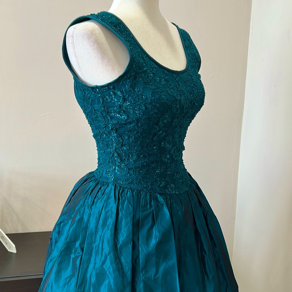 Vintage Gunne Sax lace taffeta crinoline open back ball gown evening dress